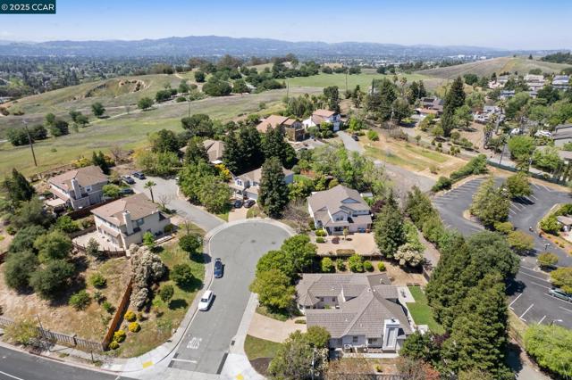 4280 Marietta Ct, Concord CA: https://media.crmls.org/mediaz/05165ad8-851e-4024-b48d-9daf503c4b6a.jpg