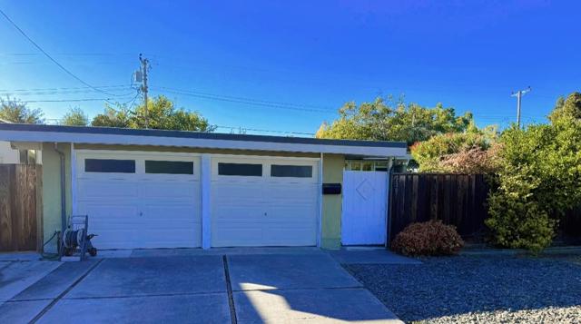 236 Lassen Avenue, Mountain View CA: https://media.crmls.org/mediaz/05165e23-b36e-4751-ac7a-34e188718ccd.jpg