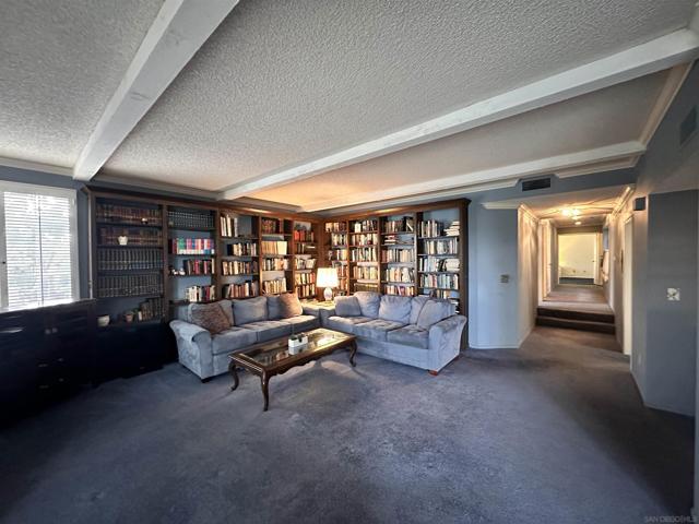 13078 Mindanao Way, Marina del Rey CA: https://media.crmls.org/mediaz/0517b9fa-2aed-4768-a6a5-c210ef898da0.jpg