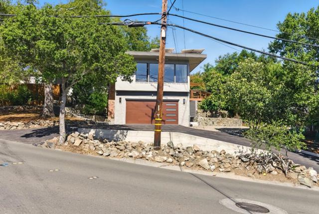 3996 Jefferson Avenue, Redwood City CA: https://media.crmls.org/mediaz/0517ece9-2554-4616-9b00-66d32ee01686.jpg