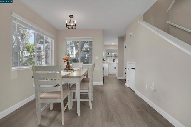 235 Pebblecreek Ct, Martinez CA: https://media.crmls.org/mediaz/05182230-6b6b-4fcc-80ab-5eb40566af51.jpg