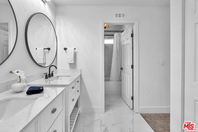 1059 Hillview Circle, Simi Valley CA: https://media.crmls.org/mediaz/05185034-ffab-4838-8c18-ed381b0c8fc3.jpg