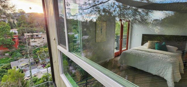 Detail Gallery Image 21 of 33 For 475 Rustic Dr, Los Angeles,  CA 90065 - 3 Beds | 3/1 Baths