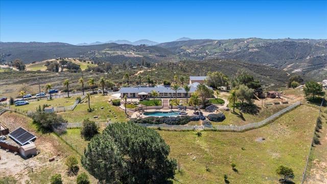 20403 Rancho Villa Rd, Ramona CA: https://media.crmls.org/mediaz/05186b66-dda9-462d-9f90-7426833488c5.jpg