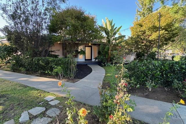 2602 N Louise, Santa Ana CA: https://media.crmls.org/mediaz/051913ab-a02a-4edc-ab2e-a6248ebc3250.jpg