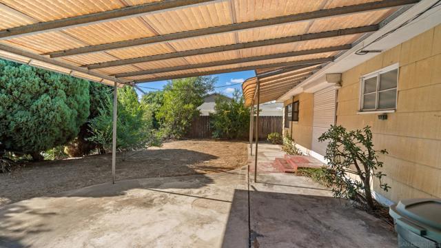 5220 E Falls View, San Diego CA: https://media.crmls.org/mediaz/051927ca-bd68-4a36-8a43-6f7908e1aaea.jpg