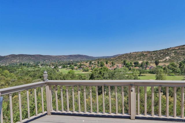 15549 Vista Vicente Dr, Ramona CA: https://media.crmls.org/mediaz/051a0dcd-354d-419d-be76-79507f8638c8.jpg