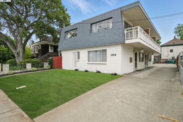 1556 Lincoln Ave, Alameda CA: https://media.crmls.org/mediaz/051a69ad-a526-4031-983e-bde46ce00ab6.jpg