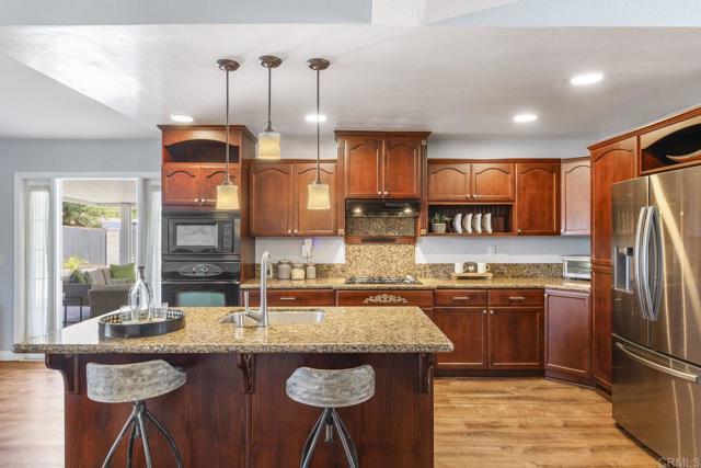 724 Hollowglen Road, Oceanside CA: https://media.crmls.org/mediaz/051ad3df-a5d2-4a41-a793-04290c21c864.jpg