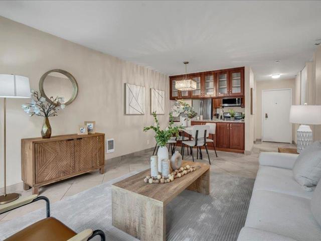 7101 Shelter Creek Lane, San Bruno CA: https://media.crmls.org/mediaz/051b0486-8231-436d-97e1-5561487d139b.jpg