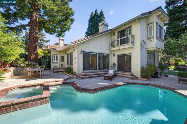 951 Redwood Dr, Danville CA: https://media.crmls.org/mediaz/051bd0fa-b094-401c-a45d-c76215e9be28.jpg