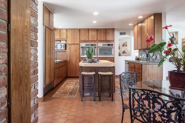 301 Euclid Avenue, Monterey CA: https://media.crmls.org/mediaz/051bebec-2b20-4f3f-95f5-b0754feabcf4.jpg