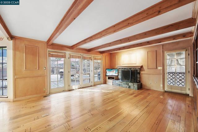 58 Saint Andrews Ln, Alamo CA: https://media.crmls.org/mediaz/051beeb0-c811-4c0e-ade0-ac3a4e8efdd2.jpg