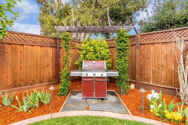 2560 La Mirada Drive, San Jose CA: https://media.crmls.org/mediaz/051bfd17-67c3-455b-9c89-2fde212e2a01.jpg