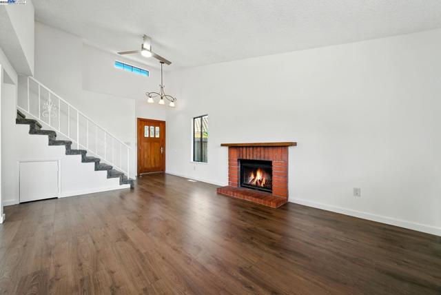 2524 Brazil Ct, Antioch CA: https://media.crmls.org/mediaz/051cb9d2-9c7f-4397-9b25-848c98bcc413.jpg