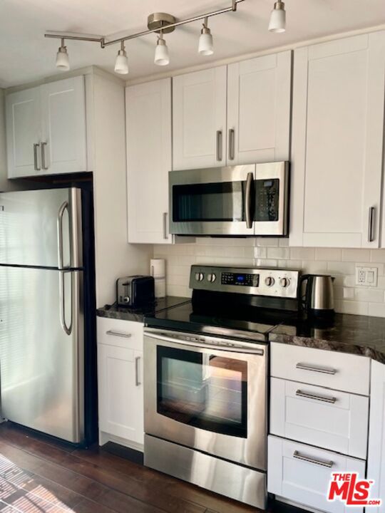 6151 Orange Street, Los Angeles CA: https://media.crmls.org/mediaz/051d3deb-dff8-400a-8544-ed8119532377.jpg