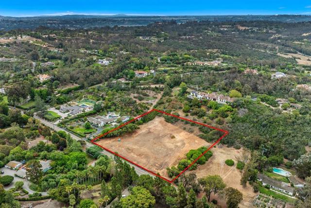 4919 El Secreto, Rancho Santa Fe CA: https://media.crmls.org/mediaz/051dc026-e37e-4995-b55a-1d480f32962d.jpg