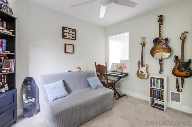 3262 Ashford St, San Diego CA: https://media.crmls.org/mediaz/051e77eb-add7-4b1a-81cd-7afd692af011.jpg
