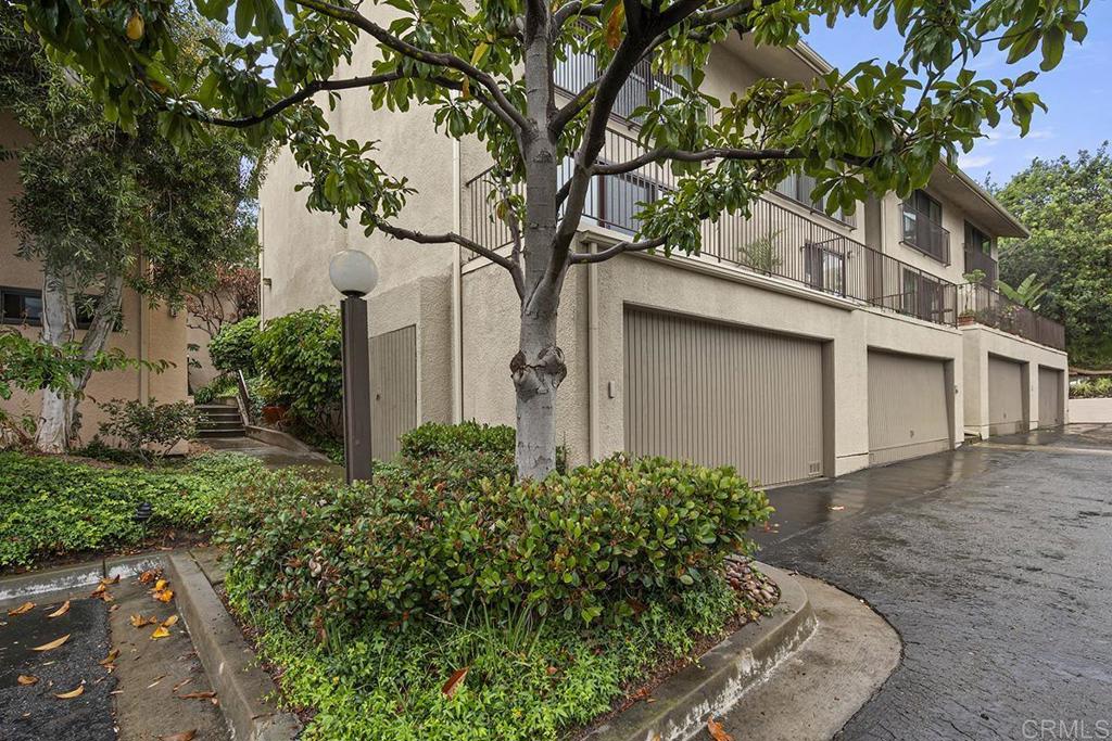 4272 5th Ave - photo 2