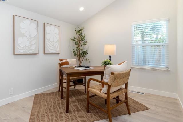 401 Emerson St, Fremont CA: https://media.crmls.org/mediaz/051ee784-968d-4ed1-8715-8b1f86d5390e.jpg