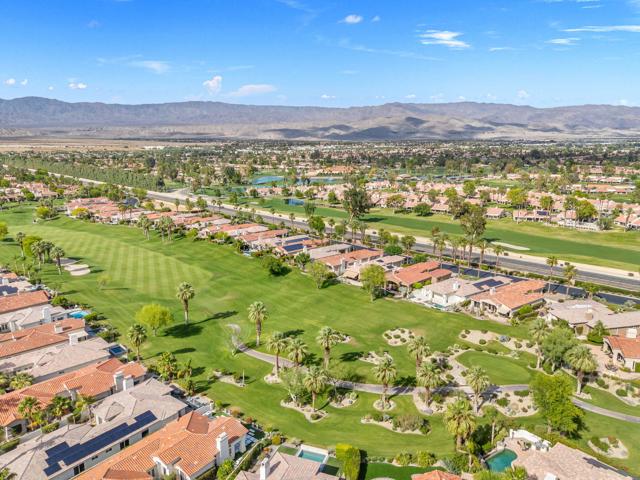 867 Arrowhead Drive, Palm Desert, CA 92211