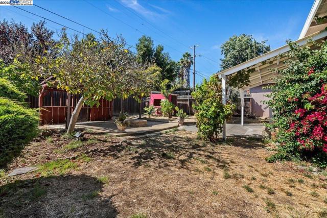 137 Viewmont Ave, Vallejo CA: https://media.crmls.org/mediaz/051fa2a1-8f39-4833-a9aa-f864447df4f2.jpg