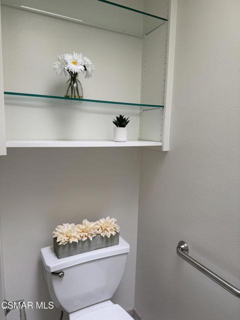 2971 Shadow Brook Lane, Westlake Village CA: https://media.crmls.org/mediaz/051fc91e-b131-438b-a123-db8ab43d69e4.jpg