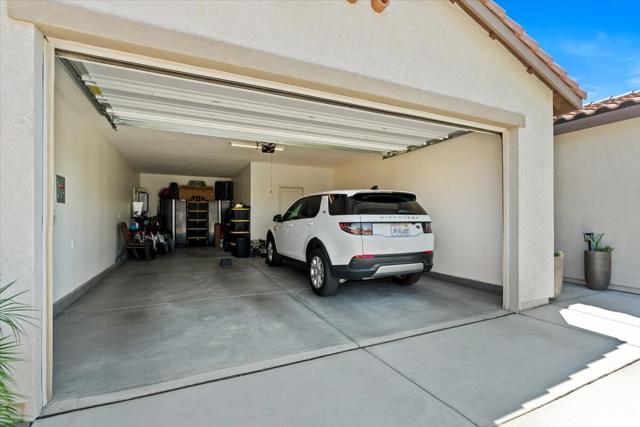 42940 Ascona Lane, Indio CA: https://media.crmls.org/mediaz/0520057a-3c88-4f85-b01d-3ec18555f7d0.jpg