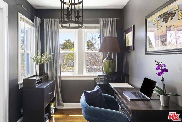 1569 S Orange Grove Avenue, Los Angeles CA: https://media.crmls.org/mediaz/052032a9-7237-414b-abe7-e1111557744c.jpg