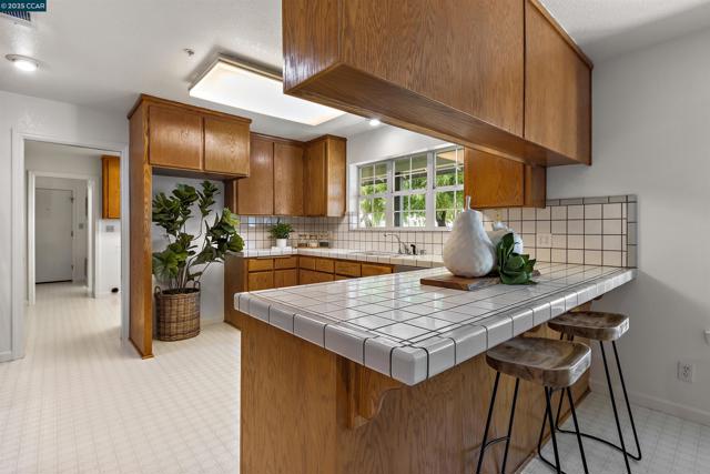5435 Box R Ranch Rd, Vacaville CA: https://media.crmls.org/mediaz/0520d9ca-09b3-4dae-8bb9-daddedf6640b.jpg