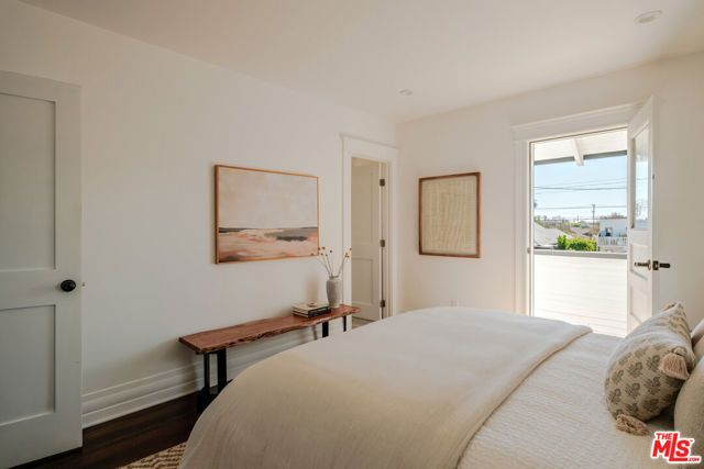 2907 Halldale Avenue, Los Angeles CA: https://media.crmls.org/mediaz/0521612d-98c0-4e24-871b-1265bbdcde21.jpg