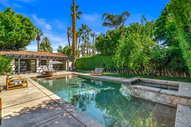 839 N Avenida Olivos, Palm Springs CA: https://media.crmls.org/mediaz/0521878b-777e-4299-874e-a0efd4afb532.jpg