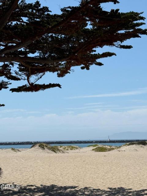 920 CATAMARAN Street, Oxnard CA: https://media.crmls.org/mediaz/0521896c-6dc1-4a50-aacc-71a684e796be.jpg