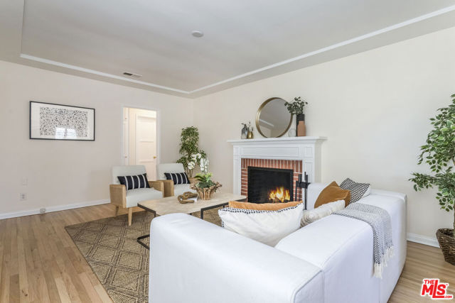 5967 Carpenter Avenue, Valley Village CA: https://media.crmls.org/mediaz/0522d7fe-2c39-440f-86de-789da40d2a19.jpg