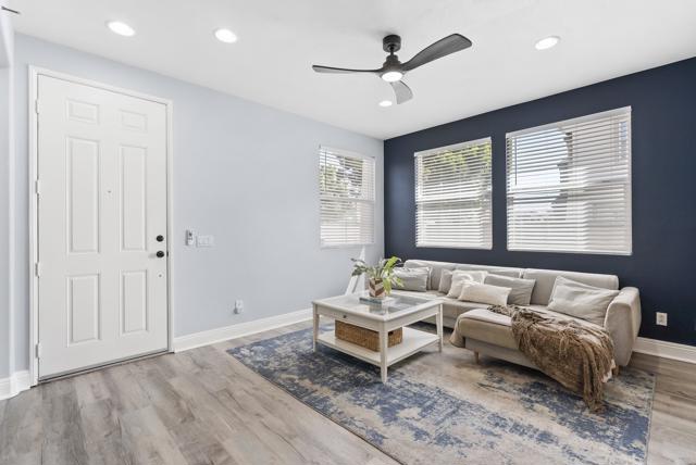 Detail Gallery Image 9 of 38 For 1421 Caminito Sardinia #3,  Chula Vista,  CA 91915 - 3 Beds | 3 Baths