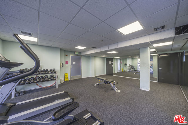 733 S Manhattan Place, Los Angeles CA: https://media.crmls.org/mediaz/0523a86f-a8d3-44be-9710-28665ea274bb.jpg
