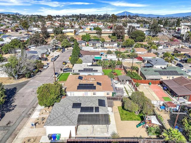 4991 Date Pl, San Diego CA: https://media.crmls.org/mediaz/0524305b-60a9-4f19-bf5a-4704e743af71.jpg