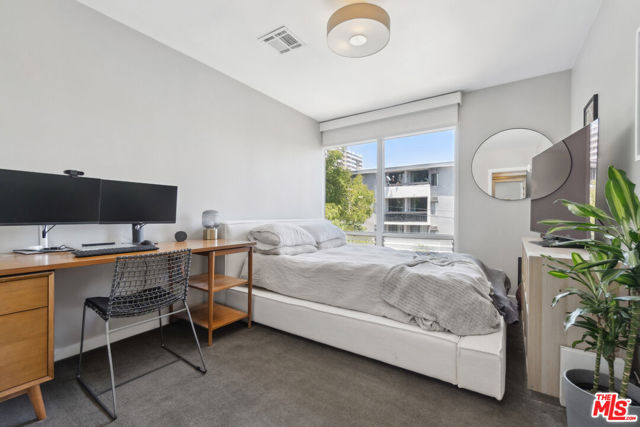 1145 Larrabee Street, West Hollywood CA: https://media.crmls.org/mediaz/0525e4a4-3c13-452e-9599-29b031bba058.jpg