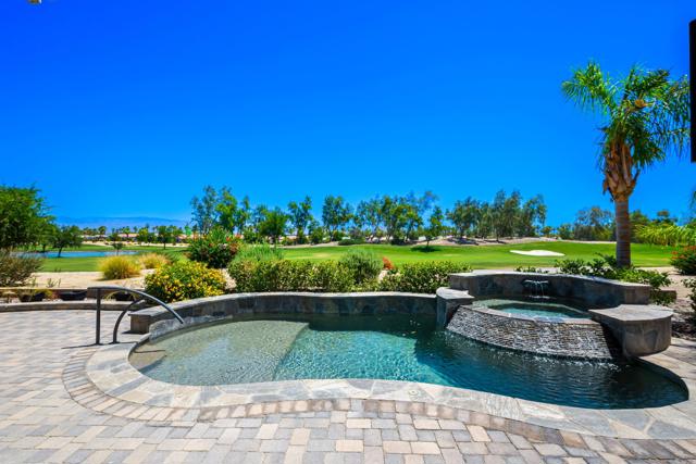 61414 Topaz Drive, La Quinta CA: https://media.crmls.org/mediaz/05262bc5-0c88-46a2-88dc-6bcbe8812f52.jpg