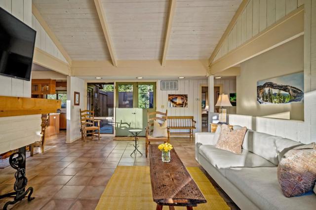 7026 Valley Greens Circle, Carmel CA: https://media.crmls.org/mediaz/052685f3-1be9-455c-8aeb-8187511c5106.jpg