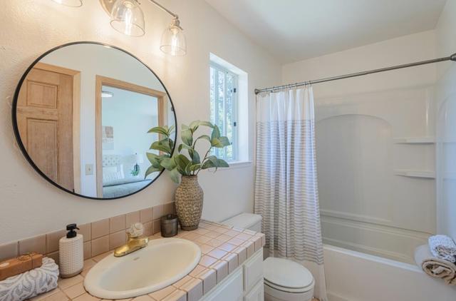 158 Echo Valley Road, Prunedale CA: https://media.crmls.org/mediaz/0526c378-37b8-4f3d-acff-94264f5c1408.jpg