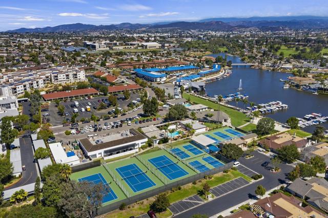 1051 La Reina Drive, San Marcos CA: https://media.crmls.org/mediaz/05274928-0c33-4de6-b133-f68465254b77.jpg