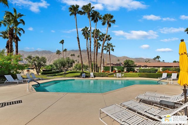 1475 E Amado Road, Palm Springs CA: https://media.crmls.org/mediaz/052775ee-e8ff-4021-b203-9ae10958fe3e.jpg