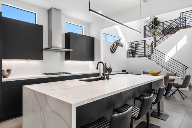 161 Holliday Way, Palm Springs CA: https://media.crmls.org/mediaz/05277732-0c91-427a-b3bd-db7d31a63835.jpg