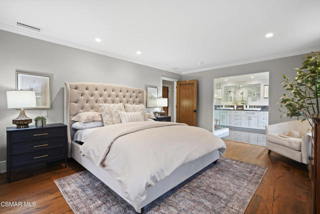 1658 La Granada Drive, Thousand Oaks CA: https://media.crmls.org/mediaz/052a3d00-71cf-4c6b-a68a-178119b06902.jpg