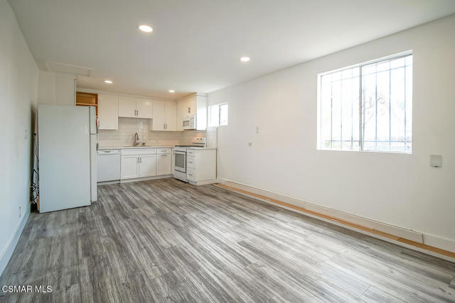 1520 W 107th Street, Los Angeles CA: https://media.crmls.org/mediaz/052a757c-2e84-4438-a342-010865704dfa.jpg
