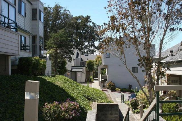 43 Appian Way, South San Francisco CA: https://media.crmls.org/mediaz/052a96cc-a2c7-413f-acd7-5600e8210e5a.jpg
