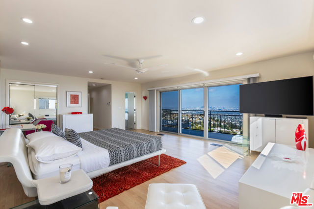1556 Blue Jay Way, Los Angeles CA: https://media.crmls.org/mediaz/052ad6c7-8d56-419b-a66f-34e4869c22d8.jpg