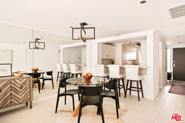 2940 Neilson Way, Santa Monica CA: https://media.crmls.org/mediaz/052b2681-bc3e-4f38-be4a-1e7860095b06.jpg