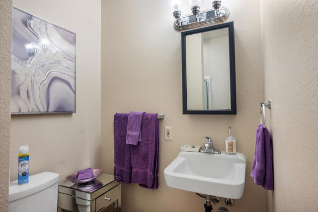 1489 E Francis Drive, Palm Springs CA: https://media.crmls.org/mediaz/052bf79e-9372-40b8-b3ee-e2122abf7e36.jpg